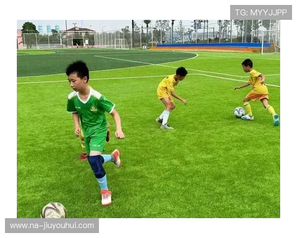 小孩参加足球训练是否有助于全面发展与健康成长 小孩参加足球训练是否有助于全面发展与健康成长